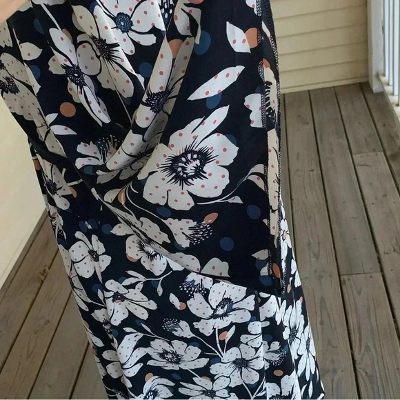 Eloquii Dress Plus 22W Blue Floral Whimsical Long Bell Sleeves 22 Novelty Print - Picture 7 of 14